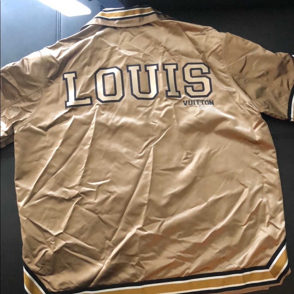 Louis Vuitton warm up  shirt